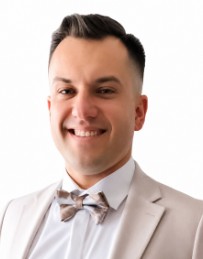 ADAM ZYLUK