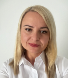 URSZULA HUSAK